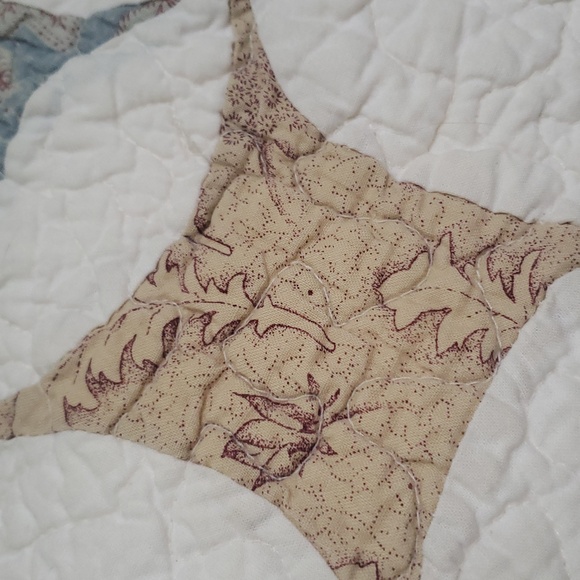 Quilted Cottage Shams I Standard Pair - Picture 9 of 12